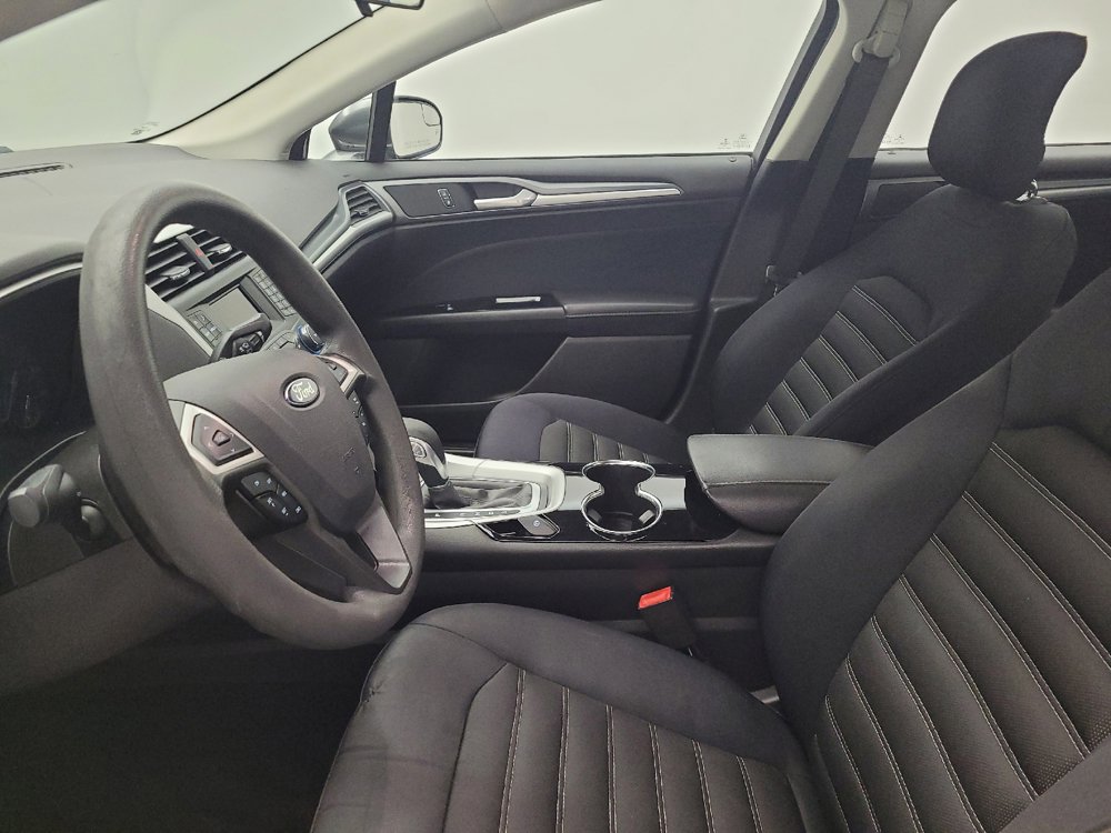 Used 2015 Ford Fusion SE FWD image 17