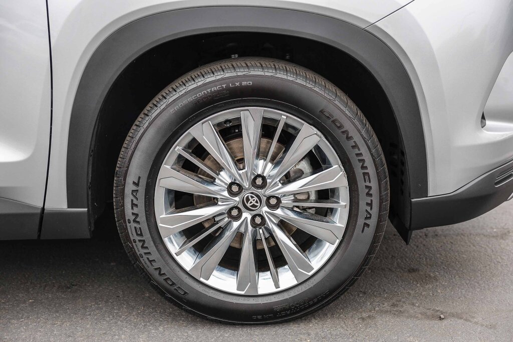 Certified 2024 Toyota Grand Highlander AWD image 34