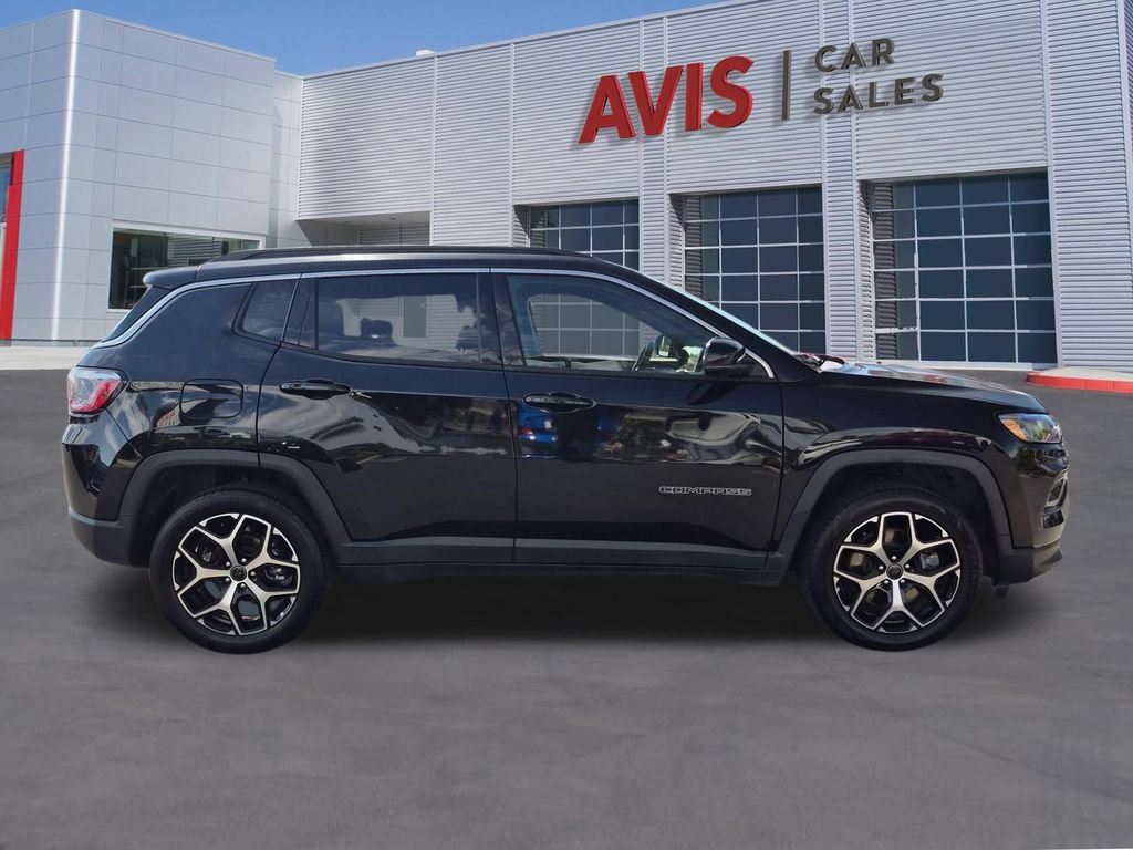 Used 2025 Jeep Compass Limited AWD/4WD image 5