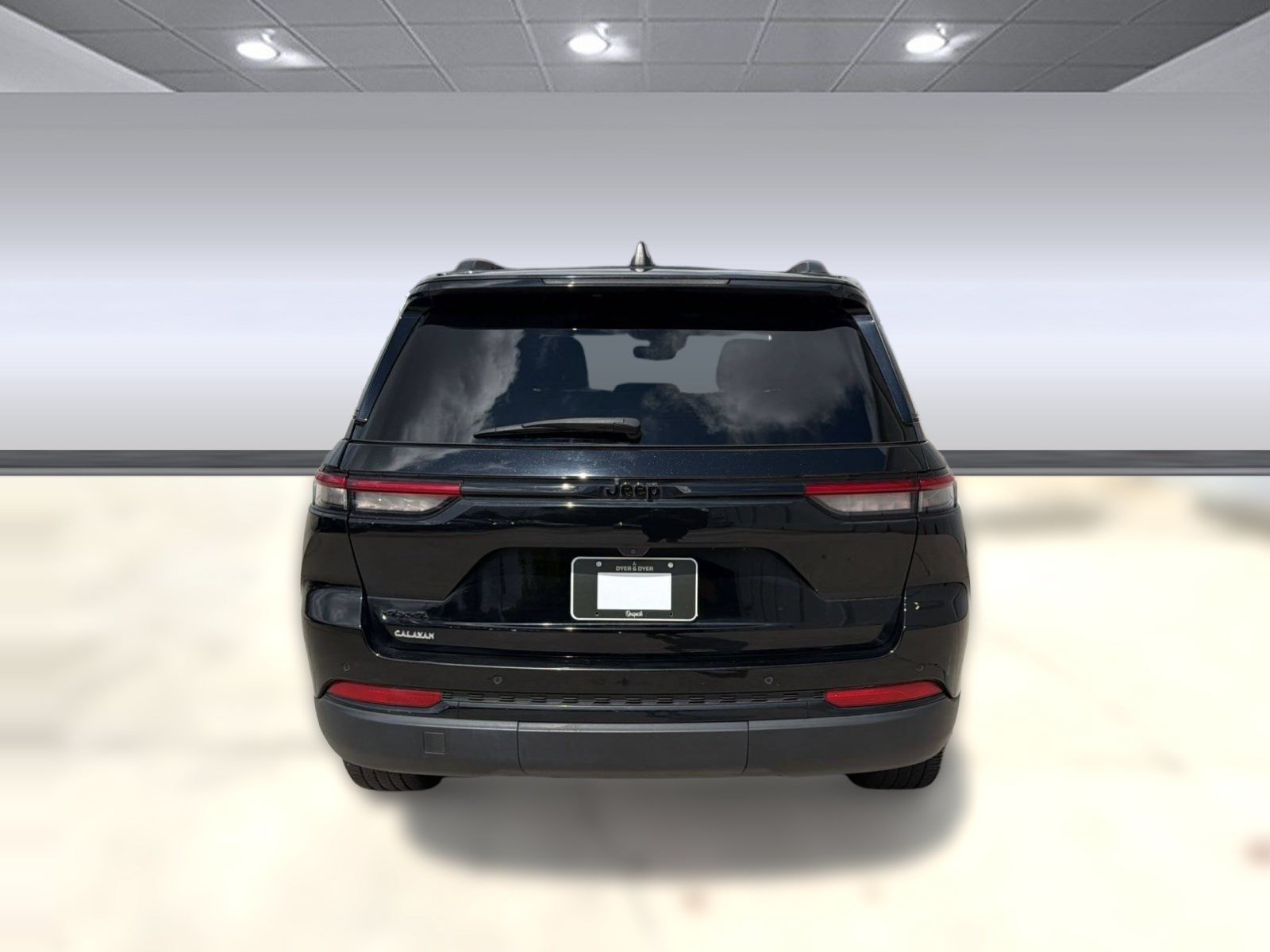 Used 2023 Jeep Grand Cherokee Altitude AWD/4WD image 10