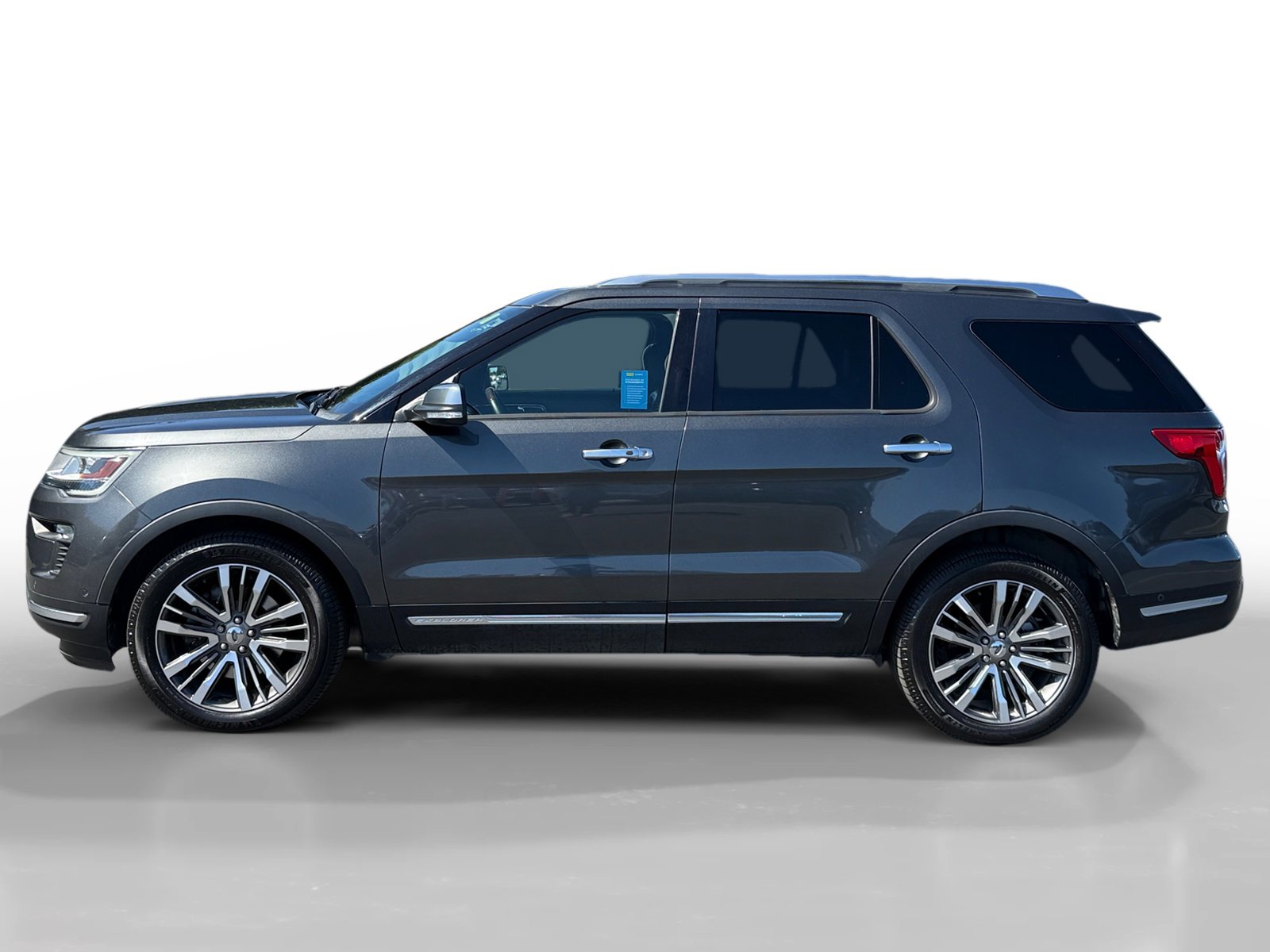 Used 2018 Ford Explorer Platinum AWD/4WD image 2