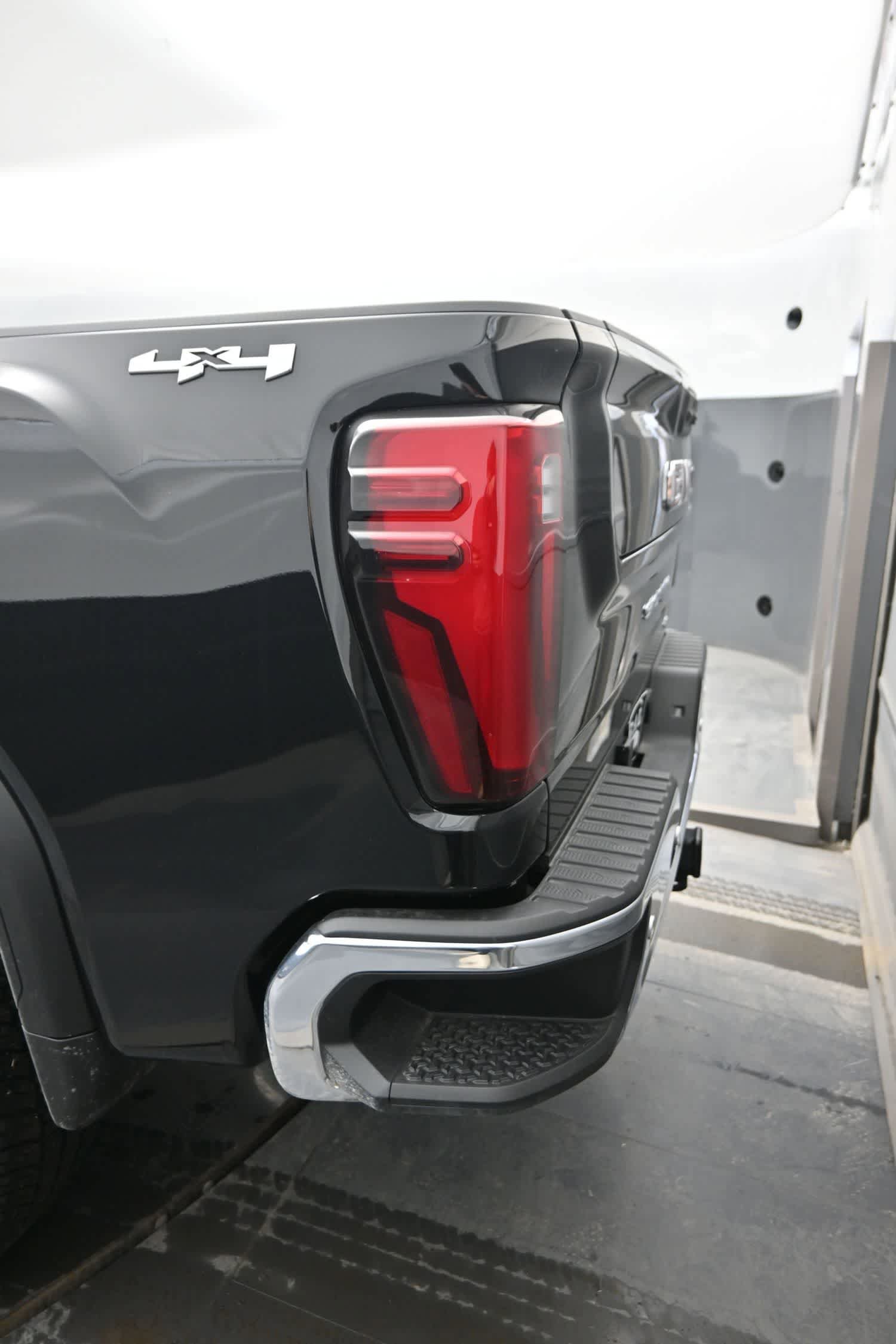 New 2026 GMC Sierra 2500 SLT w/ SLT Premium Package image 5