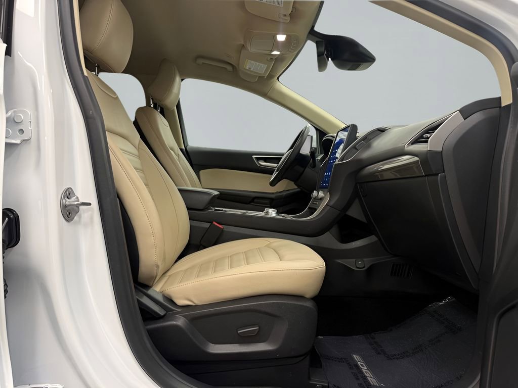 Used 2023 Ford Edge SEL image 12