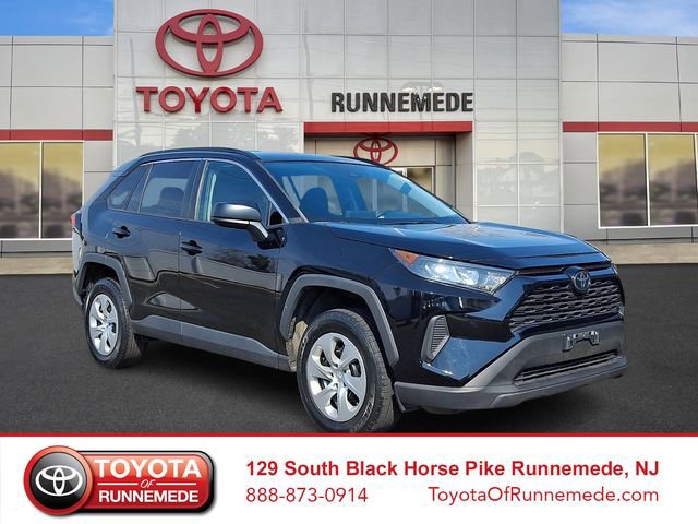 Certified 2021 Toyota RAV4 LE image 1