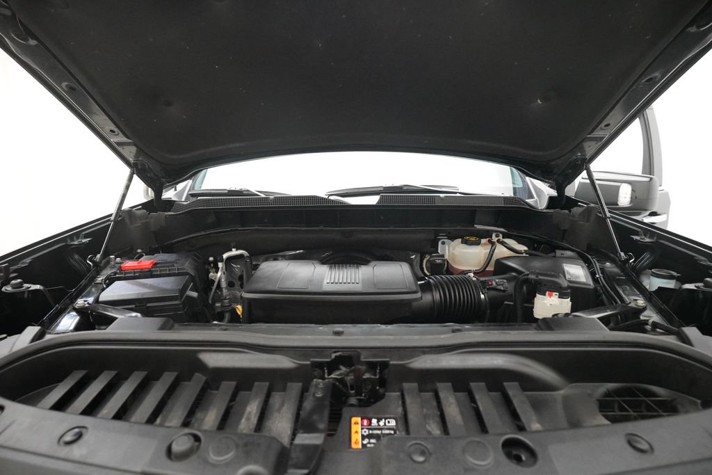 Used 2021 Chevrolet Silverado 1500 High Country w/ Technology Package AWD/4WD image 3