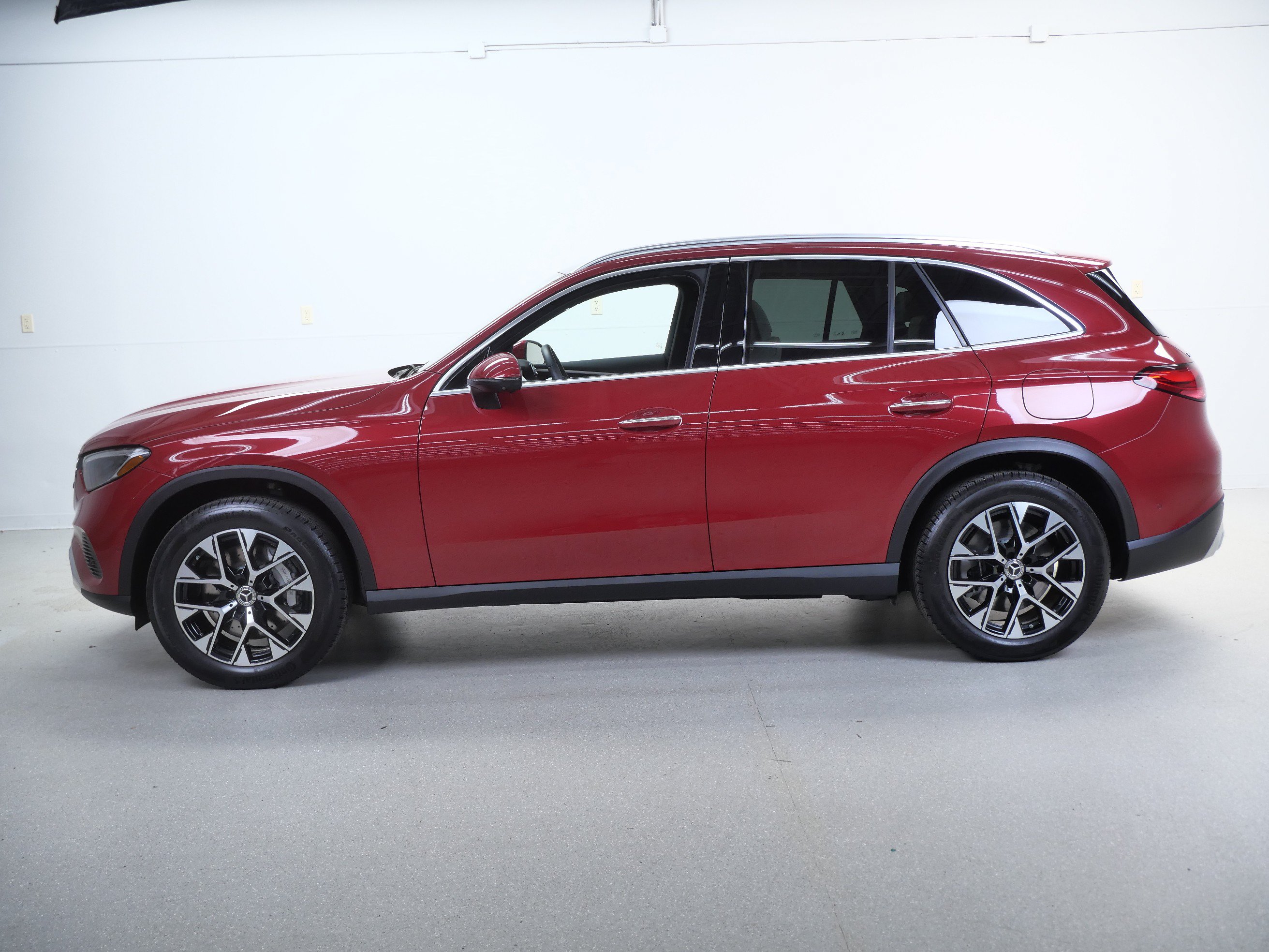 Certified 2026 Mercedes-Benz GLC 350e 4MATIC w/ Driver Assistance Package image 2