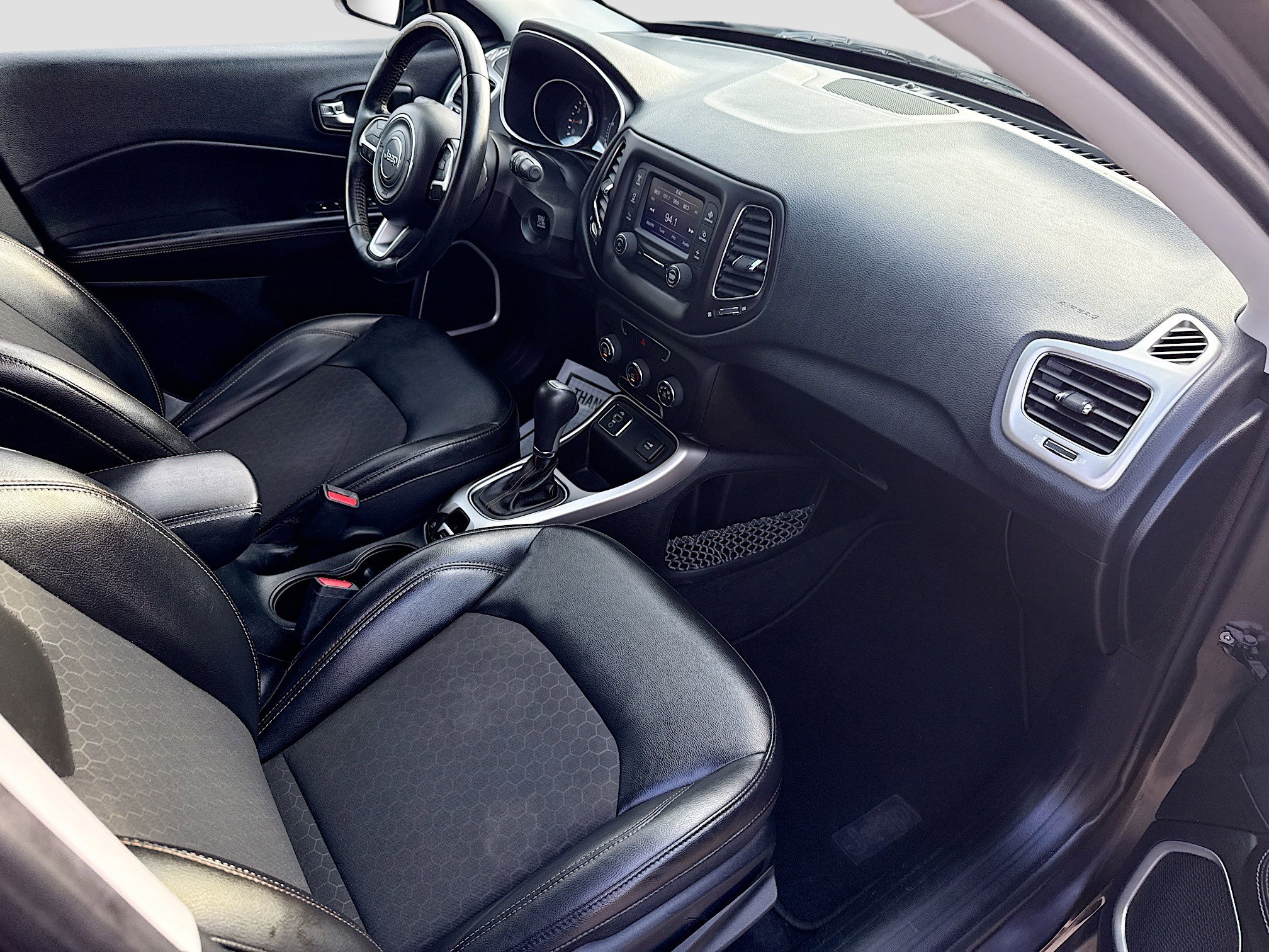 Used 2018 Jeep Compass Latitude image 13