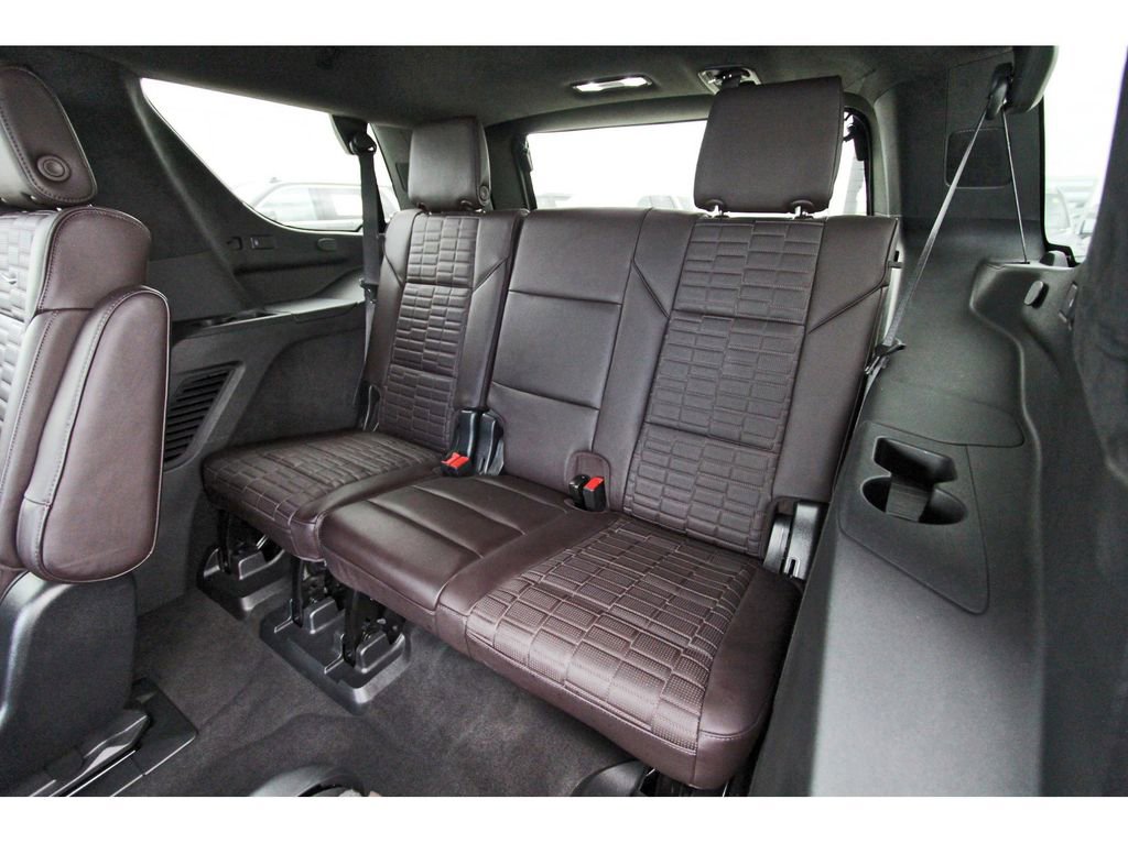 Used 2022 Cadillac Escalade Premium Luxury Platinum w/ Heavy-Duty Trailer Package image 13