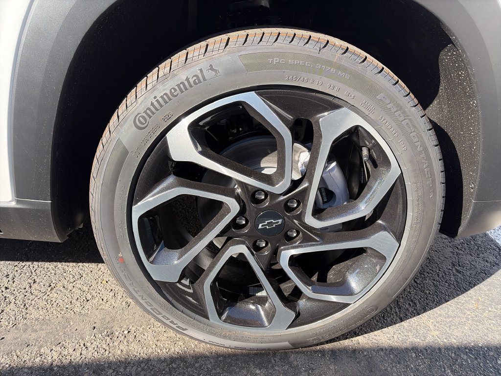 New 2026 Chevrolet Trax RS w/ Sunroof Package FWD image 22