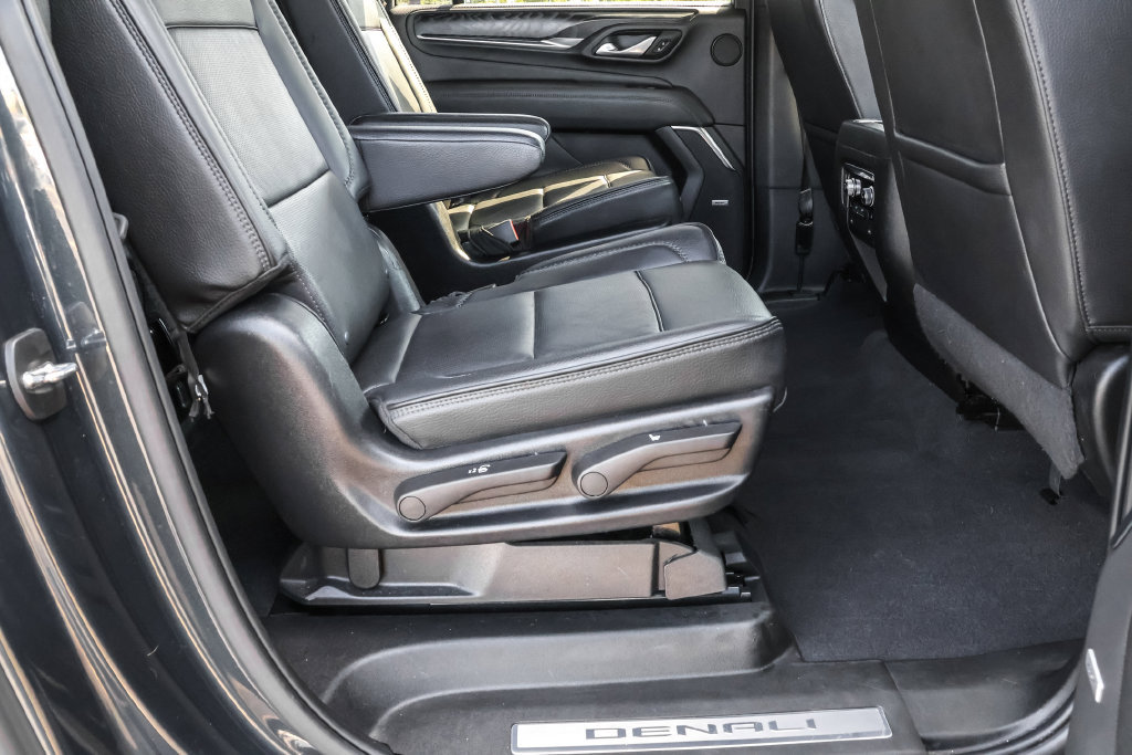 Used 2022 GMC Yukon XL Denali AWD/4WD image 33
