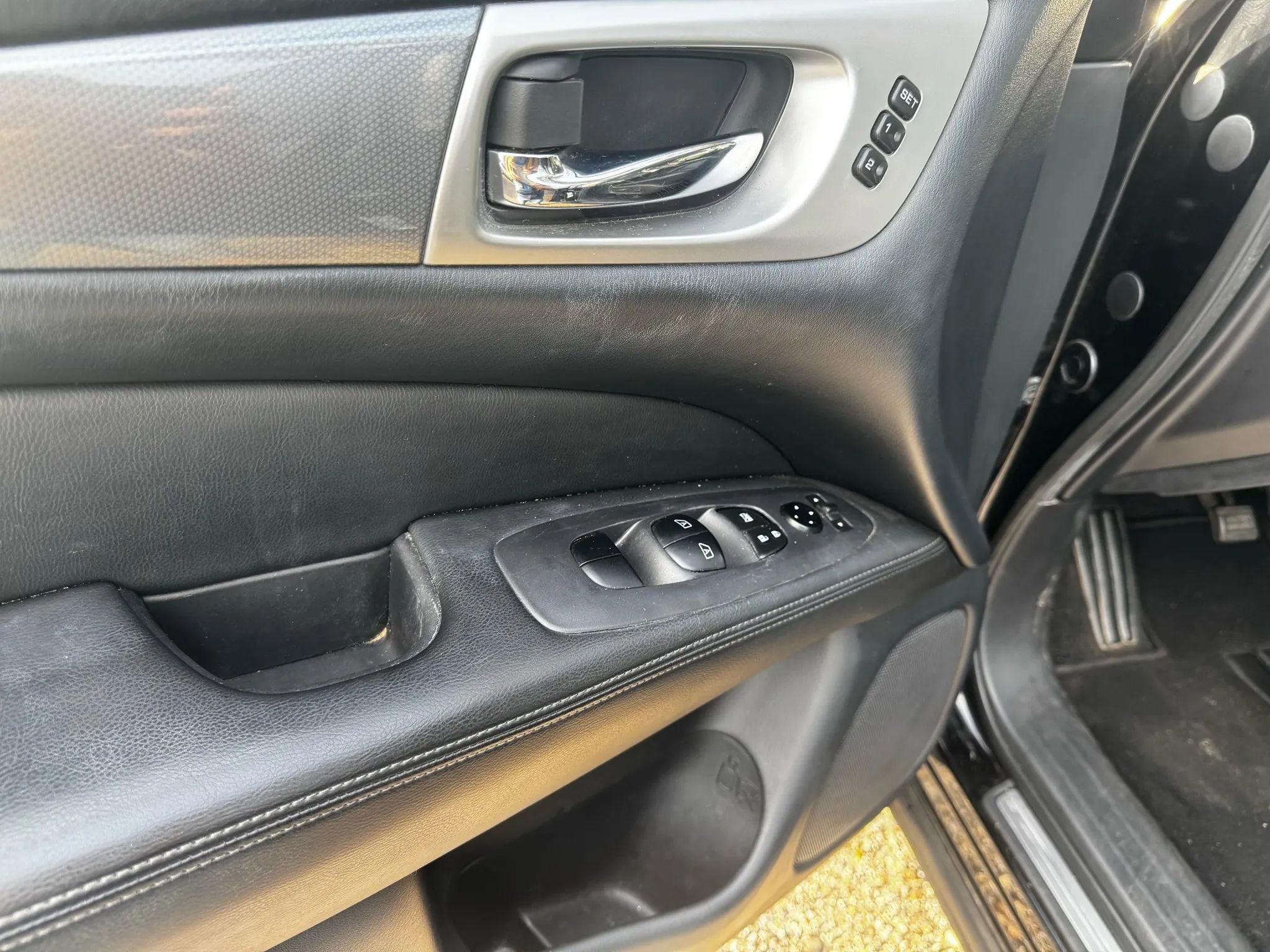 Used 2020 Nissan Pathfinder SL image 15