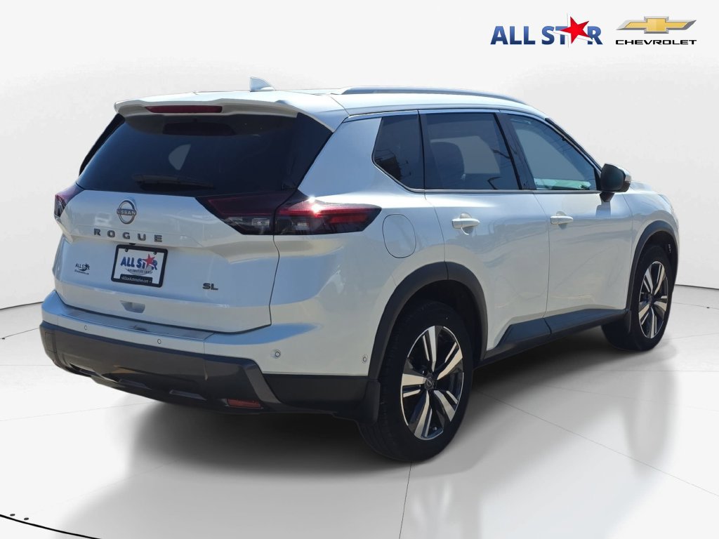 Used 2024 Nissan Rogue SL w/ SL Premium Package FWD image 3
