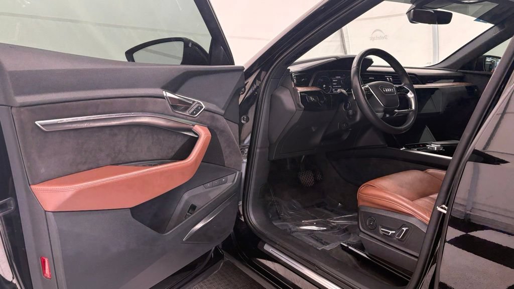Used 2019 Audi e-tron Prestige AWD/4WD image 32