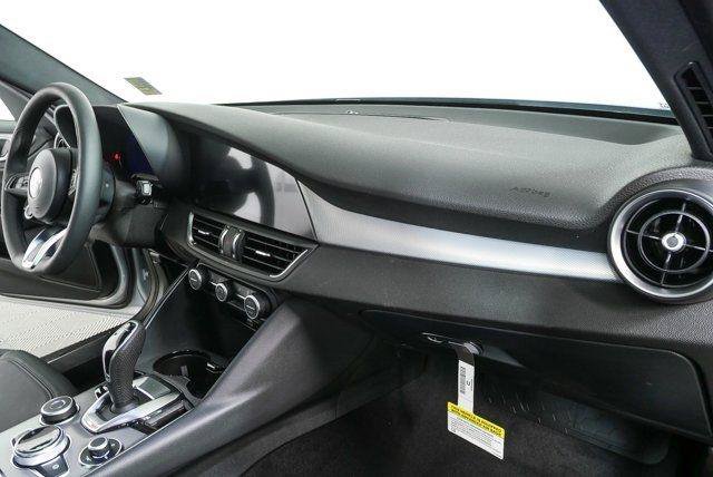 New 2026 Alfa Romeo Giulia w/ Driving Assist Package RWD image 23