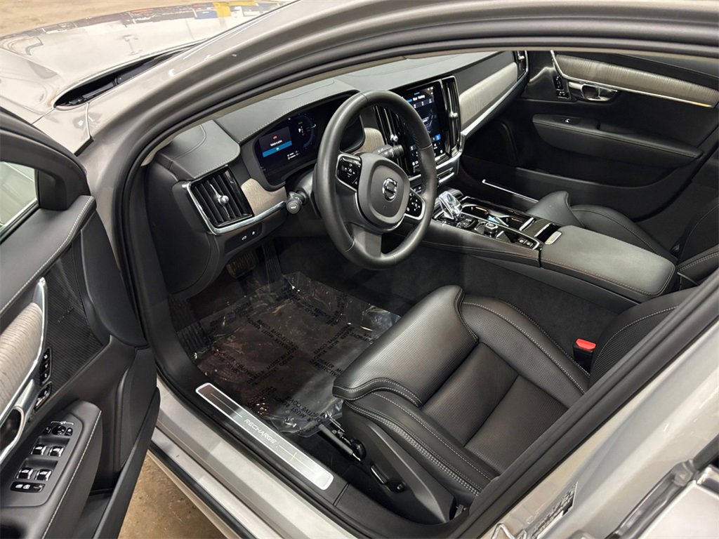 Certified 2024 Volvo S90 T8 Ultimate image 10