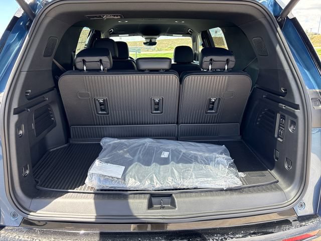 New 2026 Chevrolet Traverse High Country w/ LPO, Floor Liner Package AWD/4WD image 26