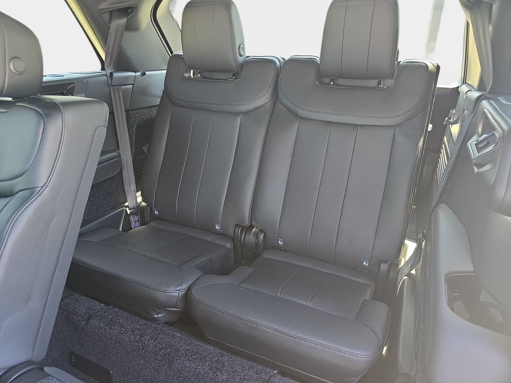 New 2026 Land Rover Range Rover Long Wheelbase SE AWD/4WD image 13