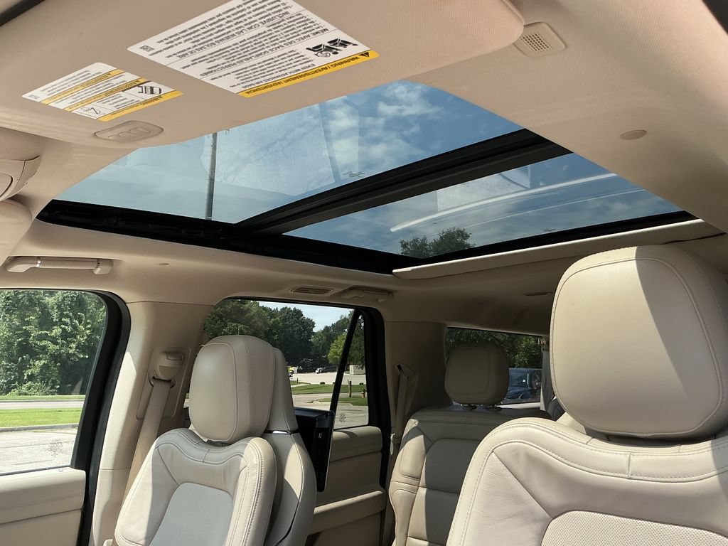Used 2021 Lincoln Navigator L Reserve AWD/4WD image 38