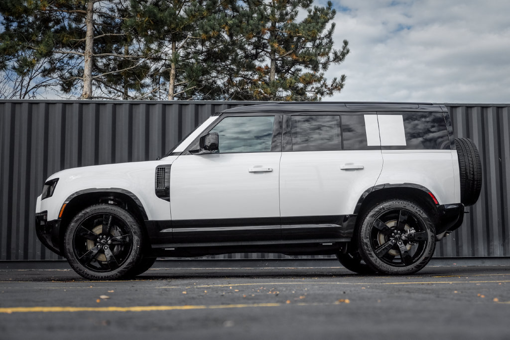 New 2026 Land Rover Defender 110 X-Dynamic SE AWD/4WD image 3