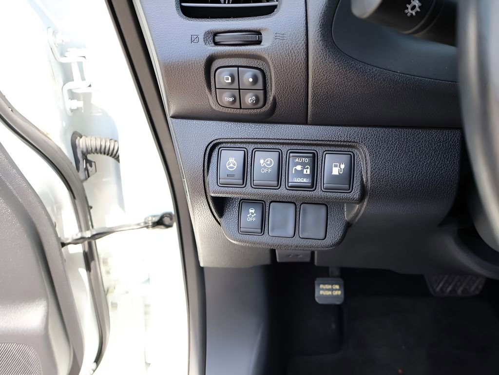 Used 2015 Nissan Leaf S FWD image 35