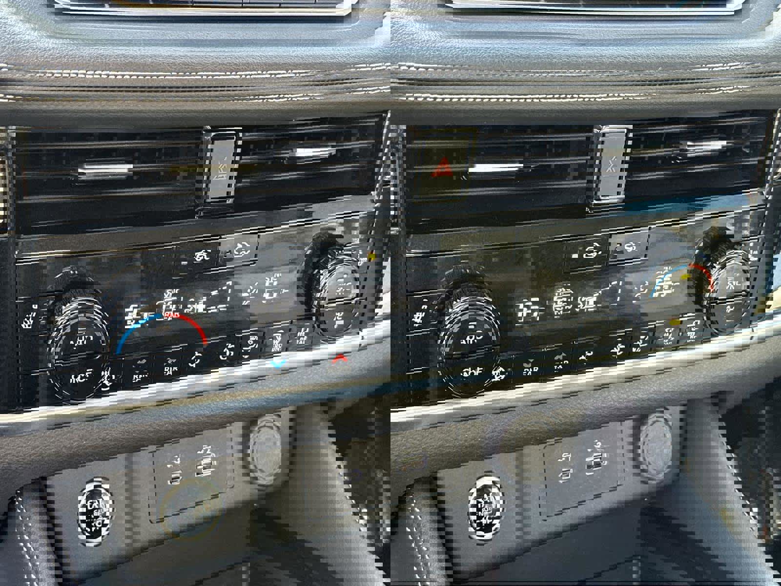 Used 2022 Nissan Rogue SL image 29