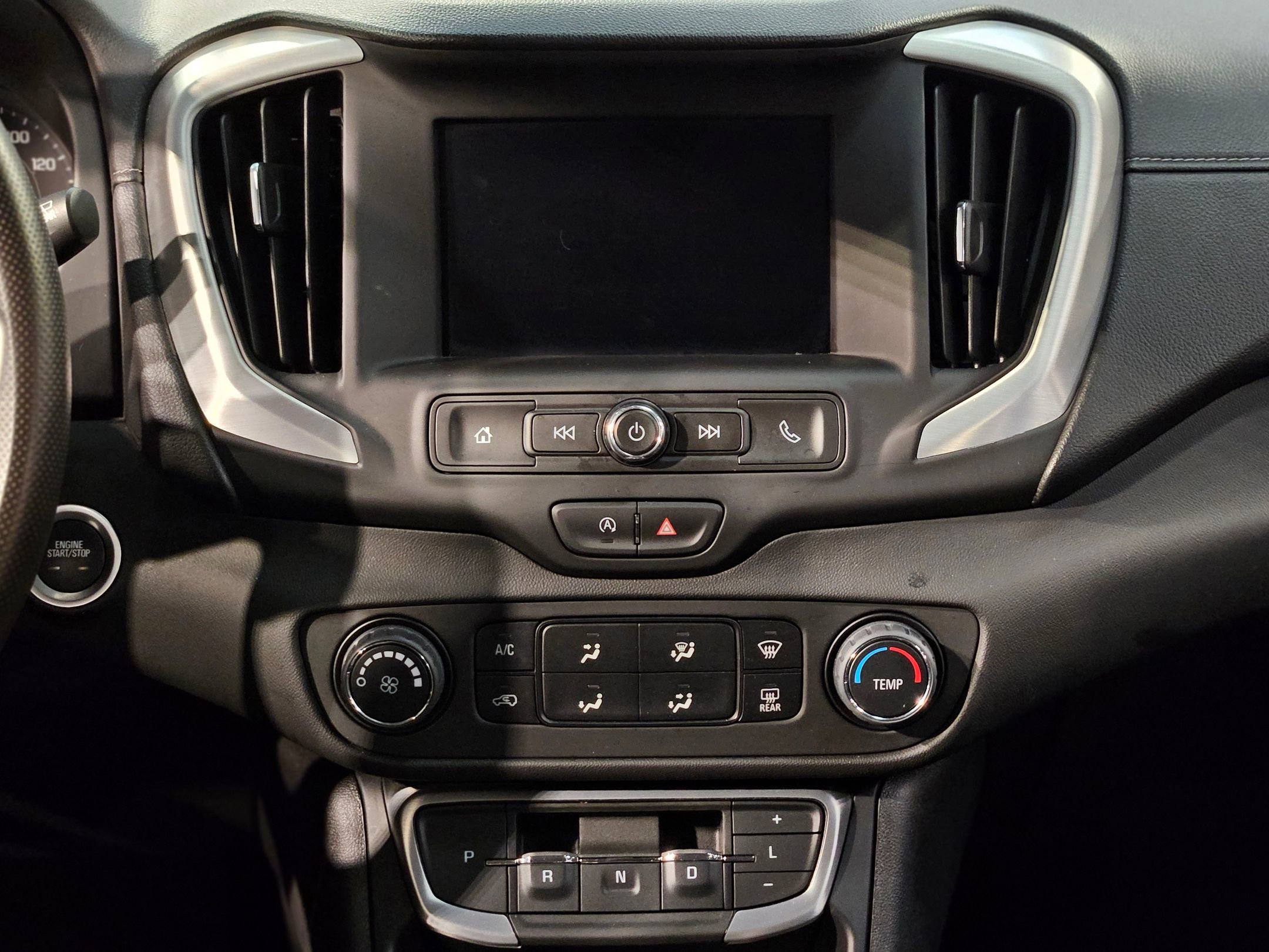 Used 2024 GMC Terrain SLE image 16