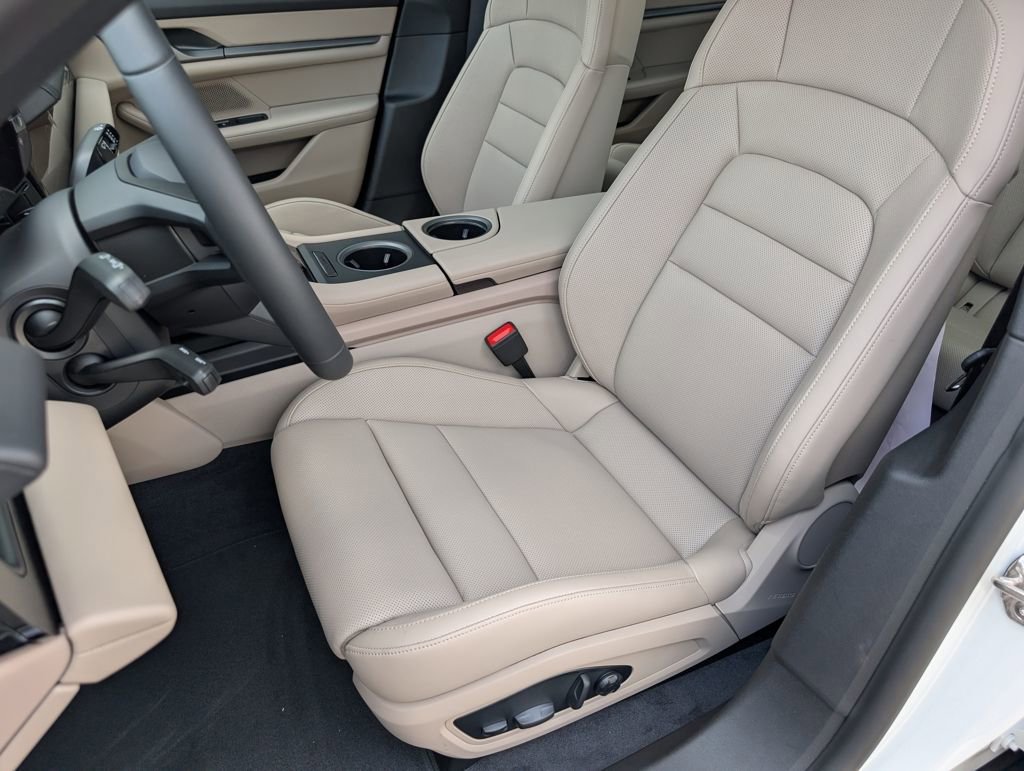 New 2026 Porsche Taycan 4S image 5