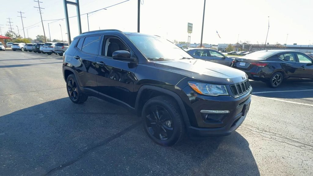 Used 2021 Jeep Compass Latitude w/ Sun and Sound Group AWD/4WD image 2