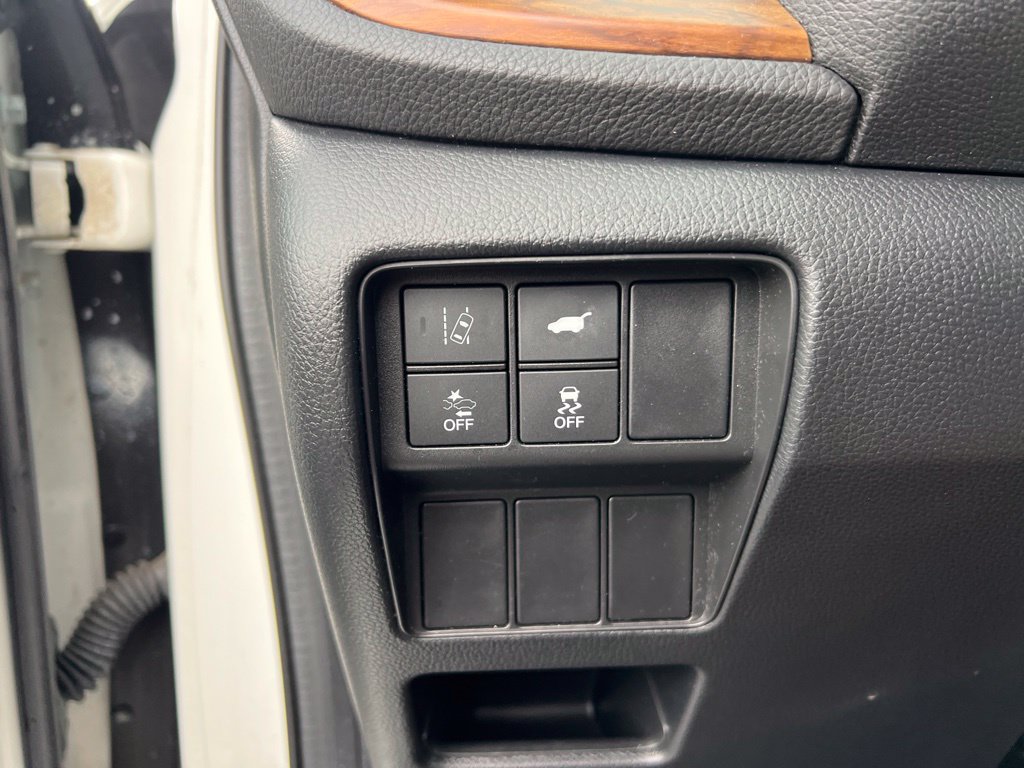 Used 2018 Honda CR-V Touring image 17