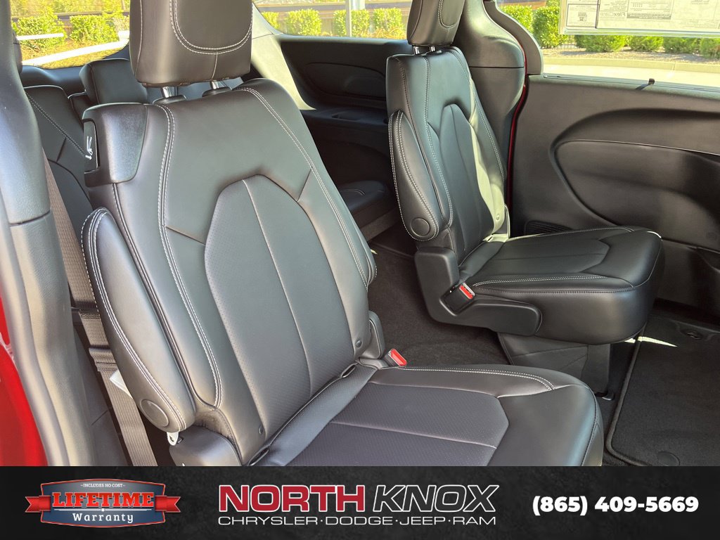 New 2026 Chrysler Voyager LX FWD image 24