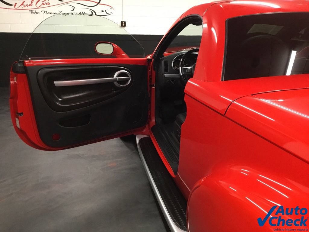 Used 2005 Chevrolet SSR w/ Preferred Equipment Group RWD image 28