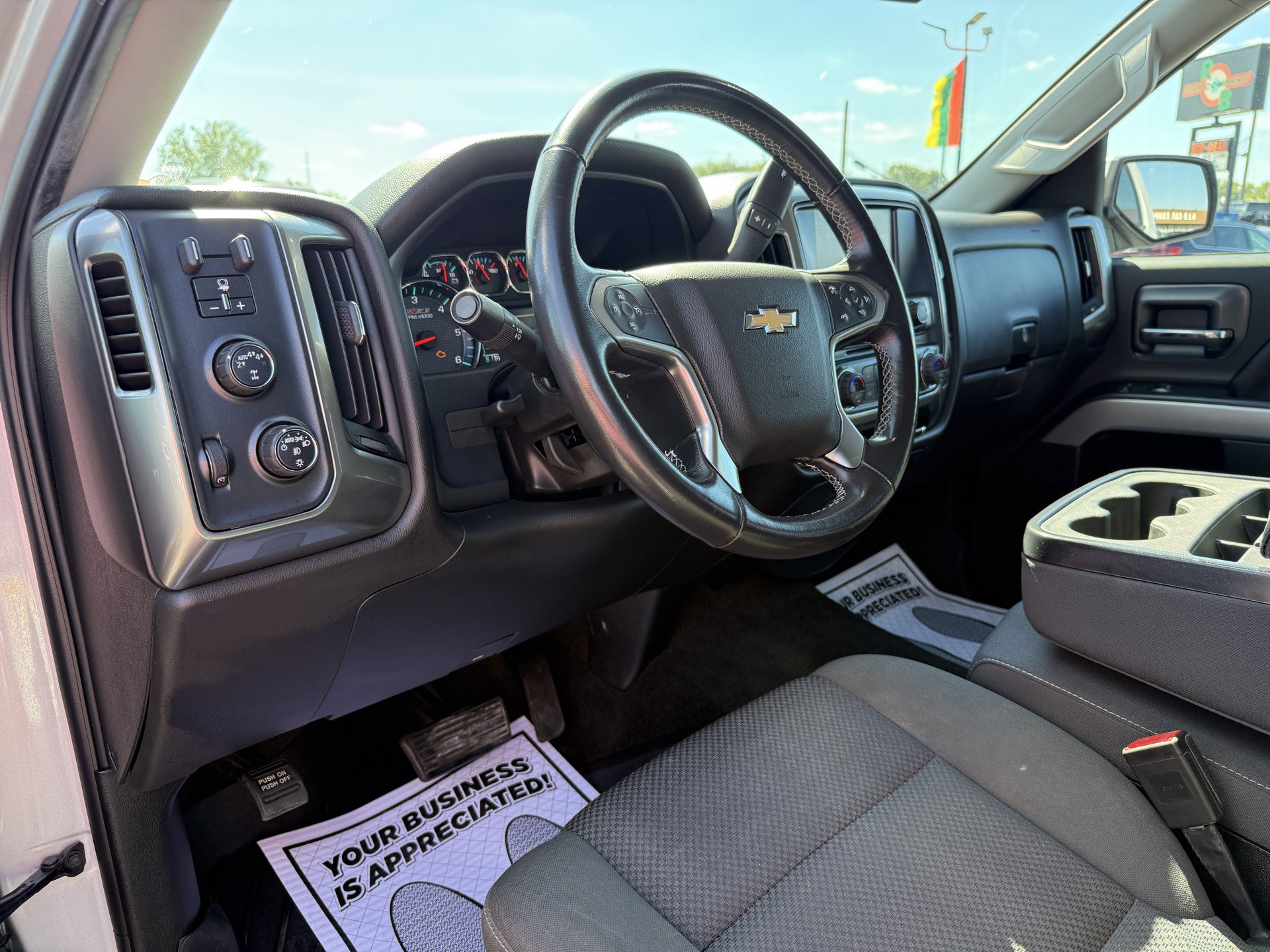 Used 2018 Chevrolet Silverado 1500 LT w/ All Star Edition AWD/4WD image 18