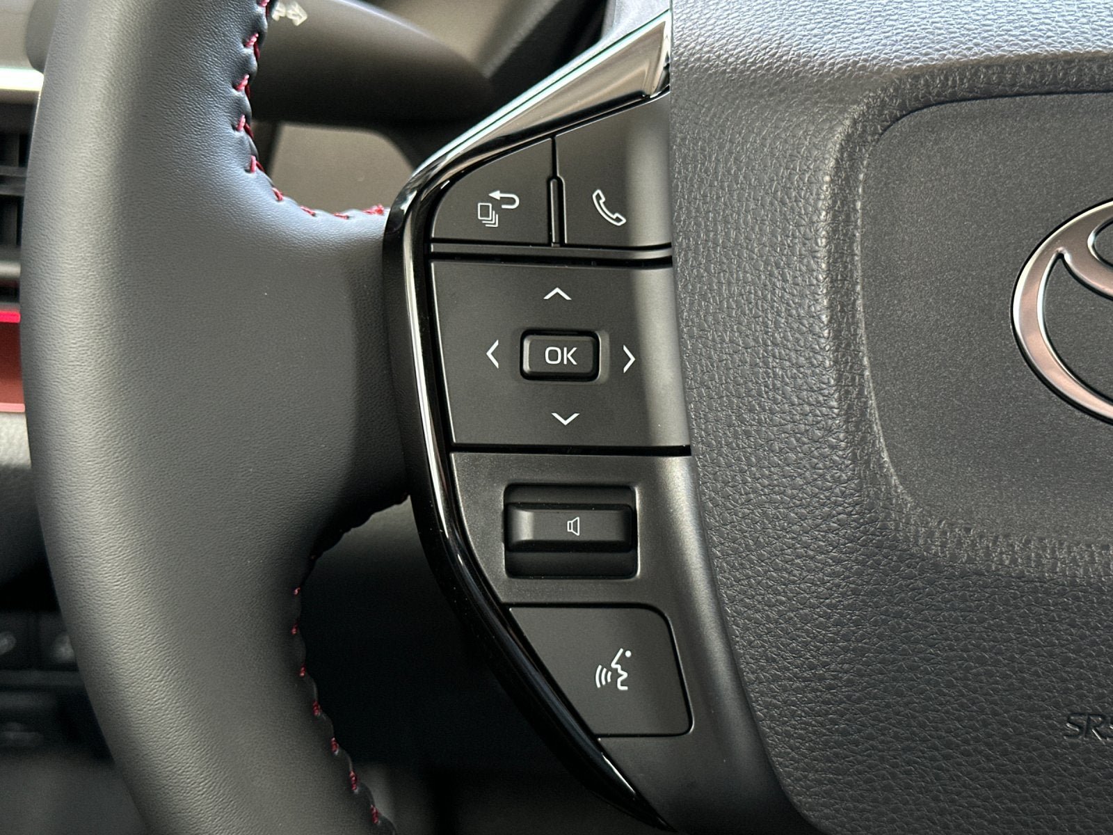 New 2026 Toyota Prius Plug-In Hybrid FWD image 26