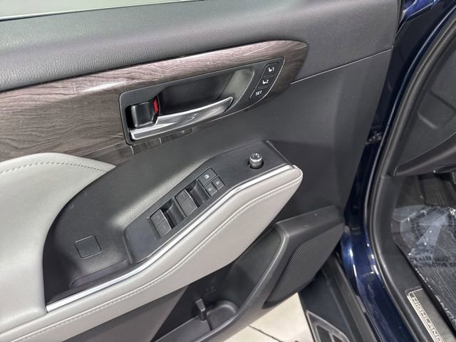Used 2020 Toyota Highlander Platinum AWD/4WD image 14