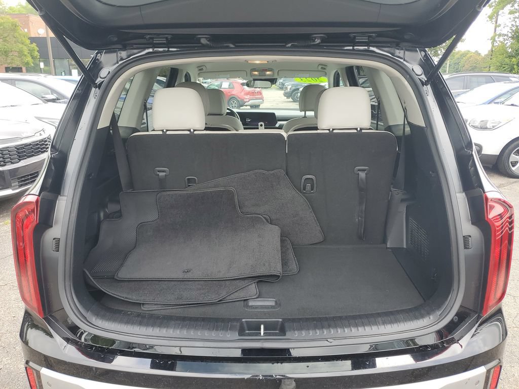 Used 2023 Kia Telluride S FWD image 28