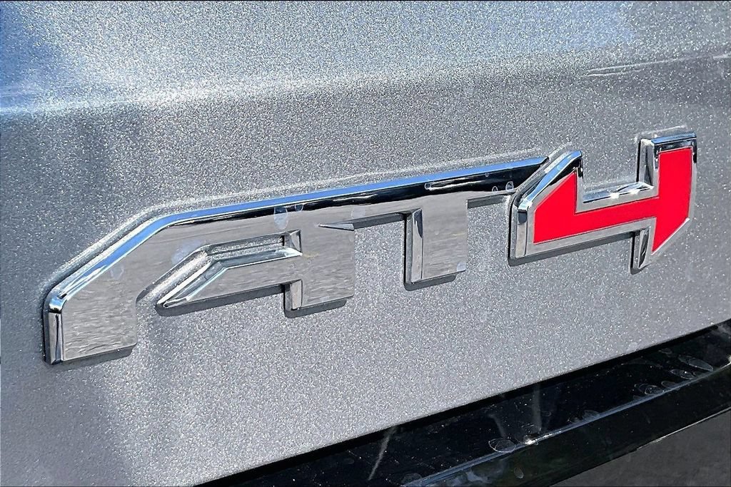 Used 2026 GMC Terrain AT4 w/ Convenience Package III AWD/4WD image 24