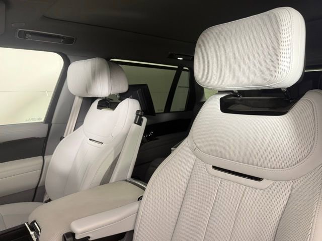 Used 2023 Land Rover Range Rover SV image 15