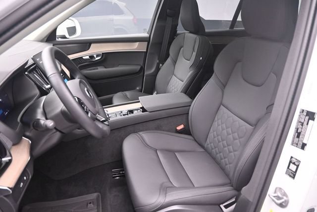 Used 2026 Volvo XC90 T8 Plus w/ Protection Package Premier AWD/4WD image 18