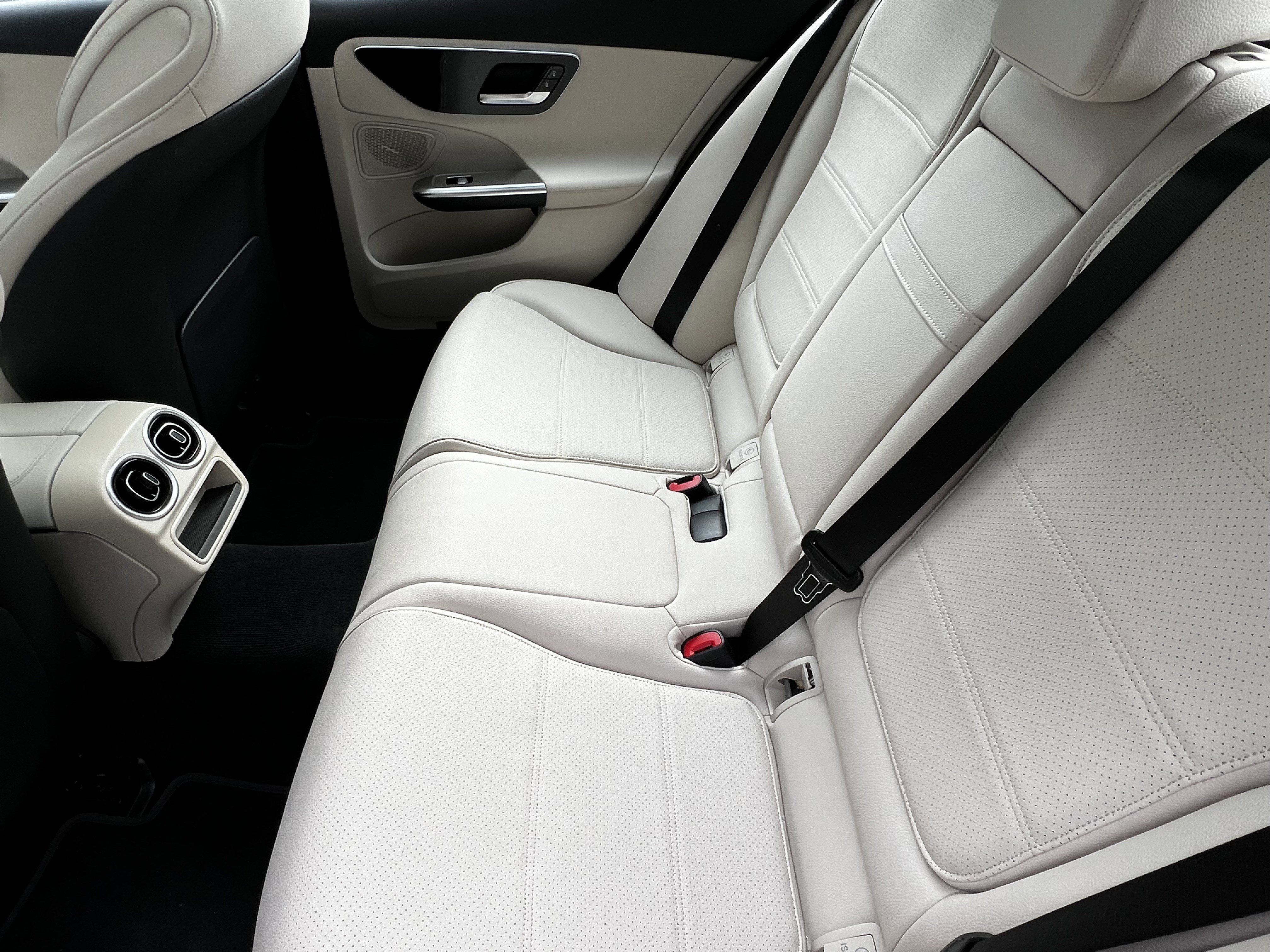 Used 2022 Mercedes-Benz C 300 Sedan image 31