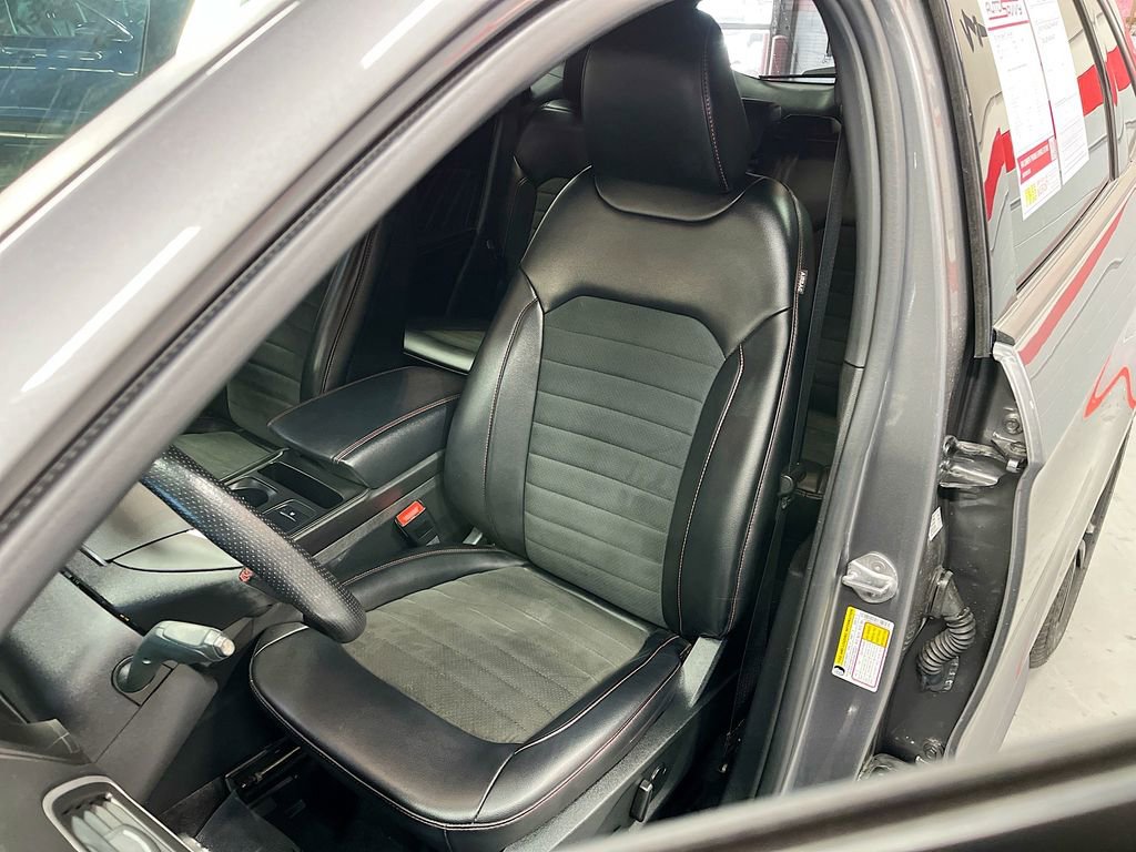 Used 2022 Ford Edge ST-Line image 18