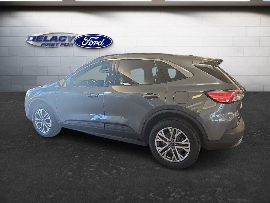 Used 2022 Ford Escape SEL image 3