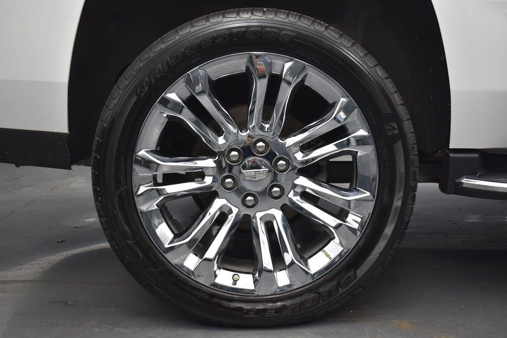 Used 2020 Cadillac Escalade Luxury w/ LPO, Radiant Package AWD/4WD image 9
