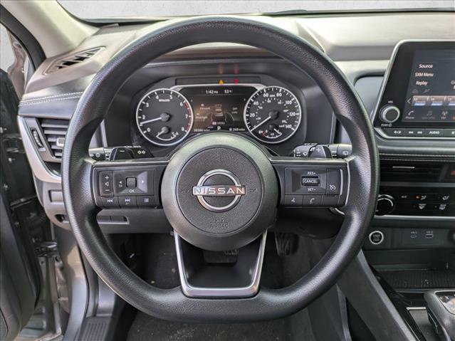 Used 2023 Nissan Rogue S image 11