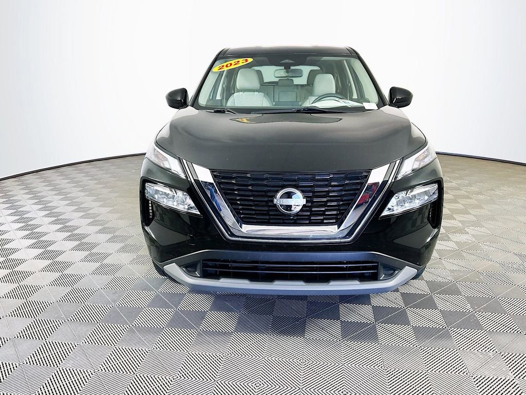 Certified 2023 Nissan Rogue SV image 4