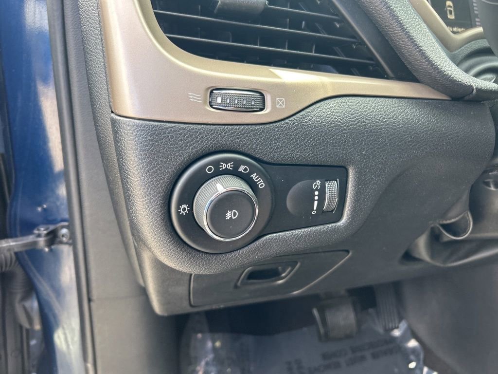 Used 2018 Jeep Cherokee Latitude image 34