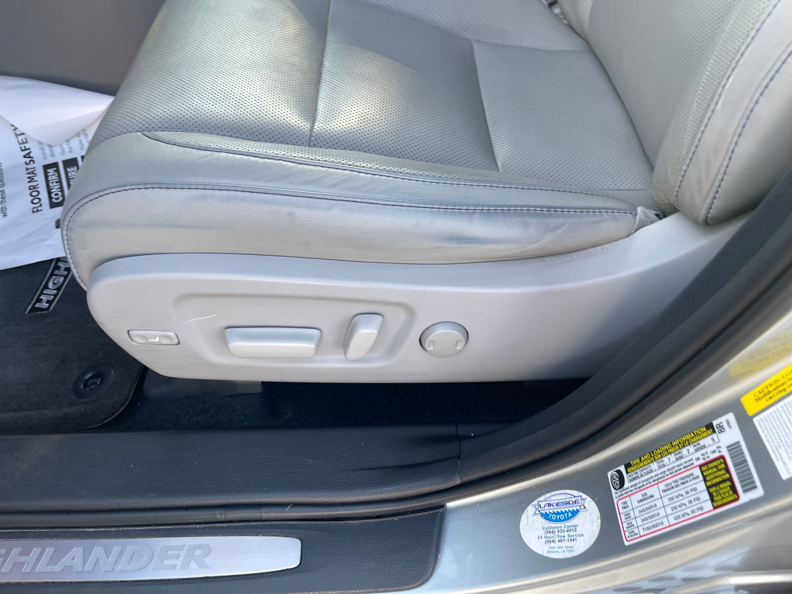 Used 2019 Toyota Highlander Limited Platinum FWD image 19