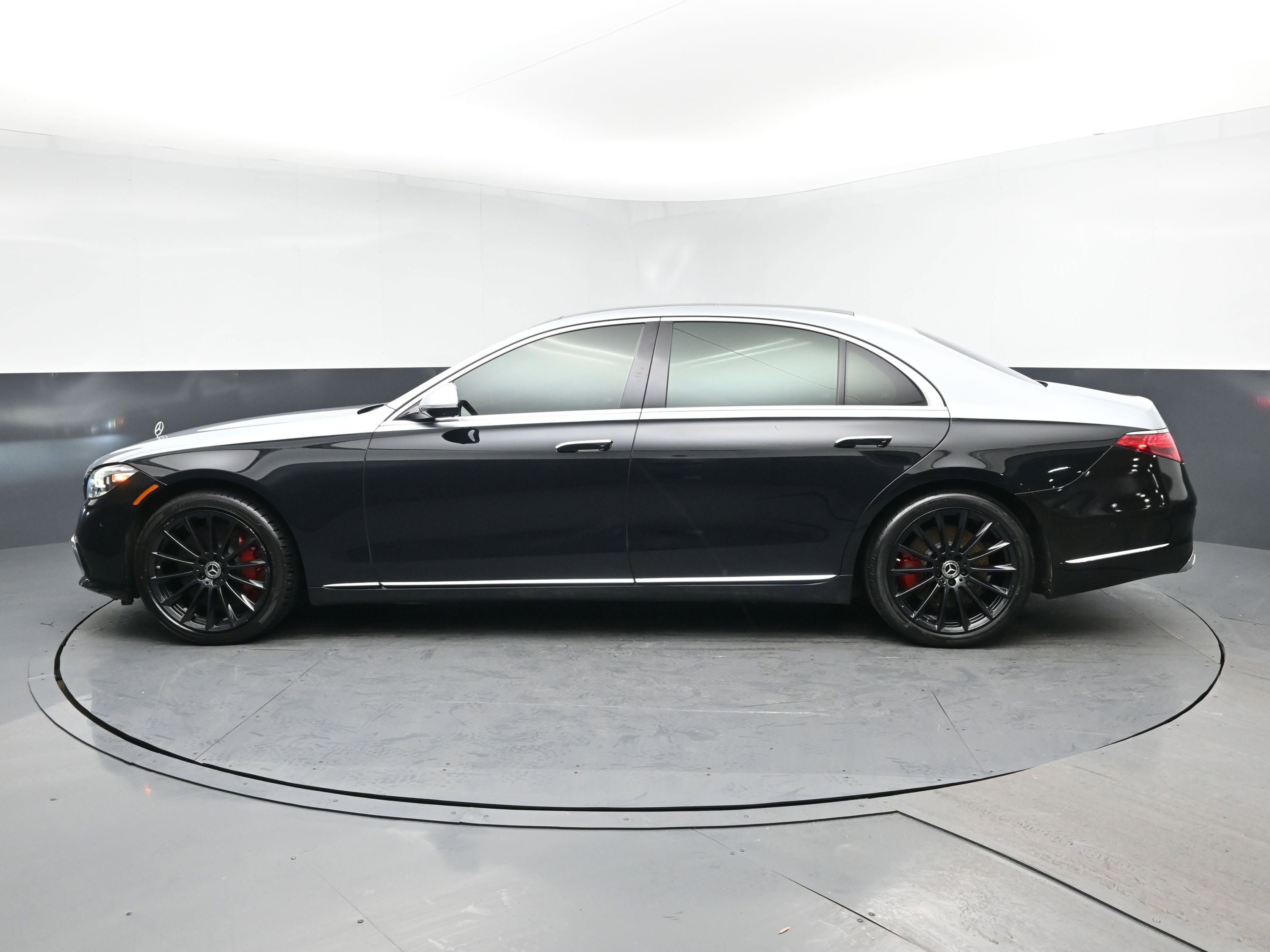 Used 2021 Mercedes-Benz S 580 4MATIC Sedan image 4