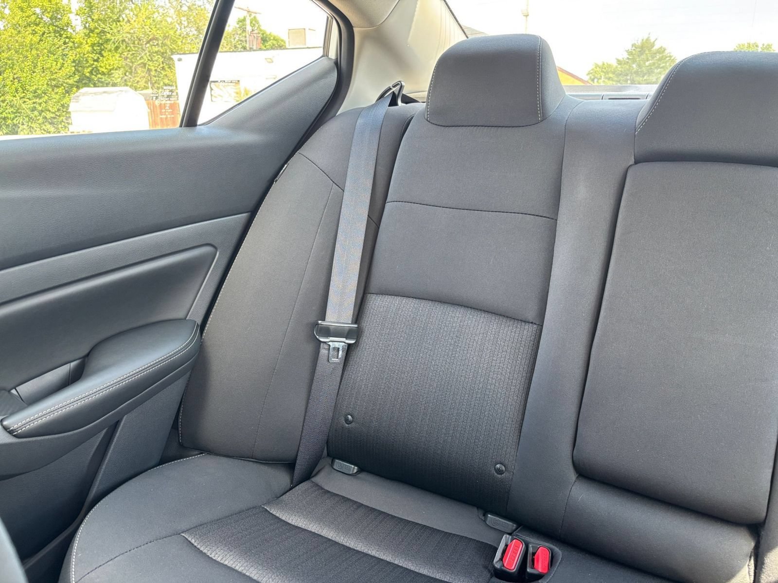 Used 2025 Nissan Altima 2.5 SV FWD image 38