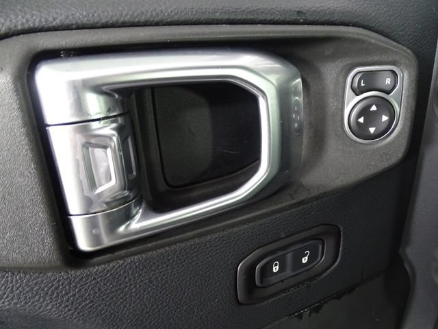Used 2018 Jeep Wrangler Unlimited Sahara w/ Safety Group AWD/4WD image 14