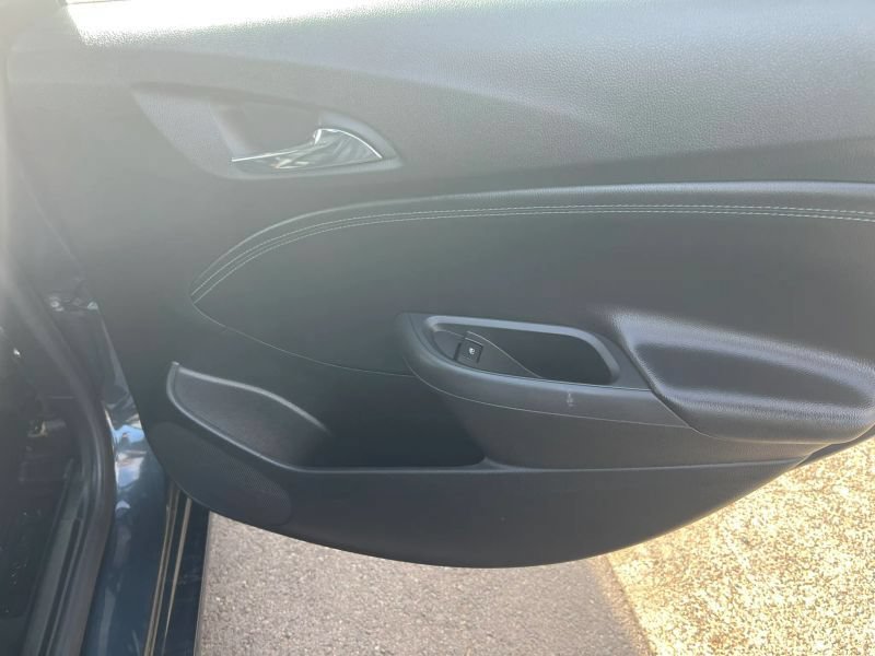 Used 2017 Chevrolet Cruze Premier FWD image 11